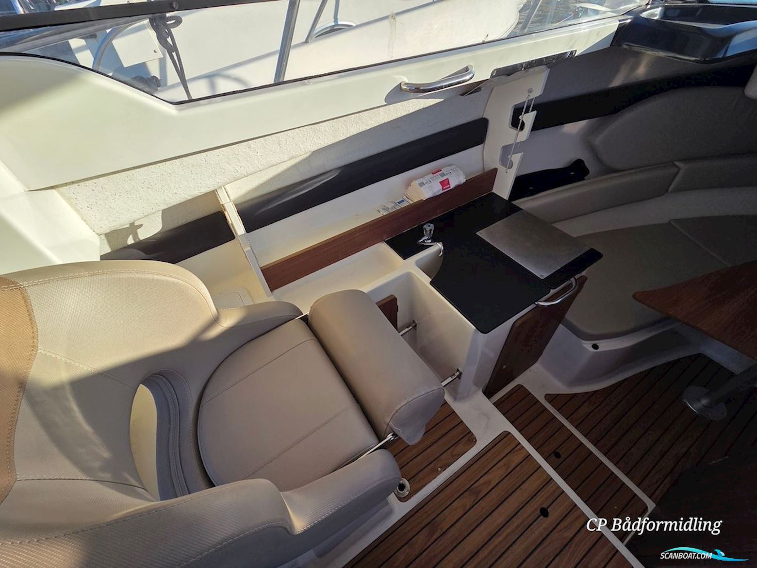 Quicksilver Arvor 810 Pilothouse