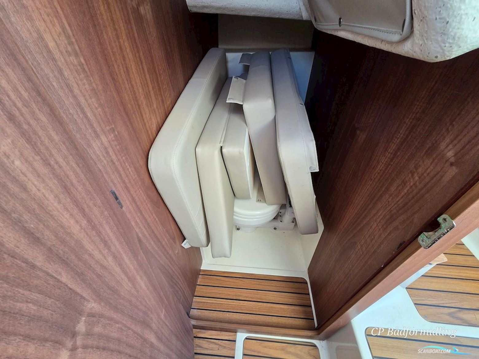 Quicksilver Arvor 810 Pilothouse