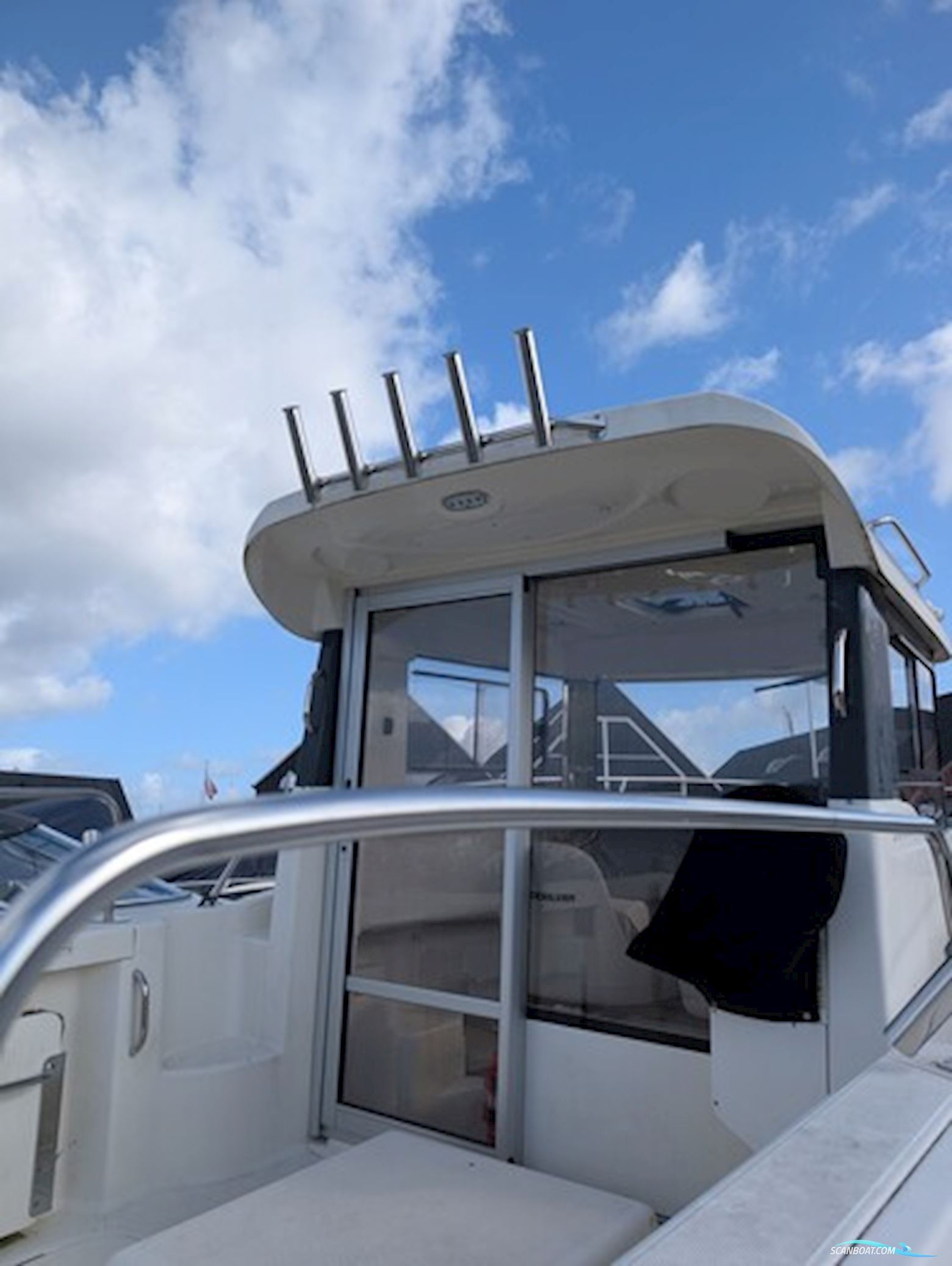 Quicksilver AVOR 690 