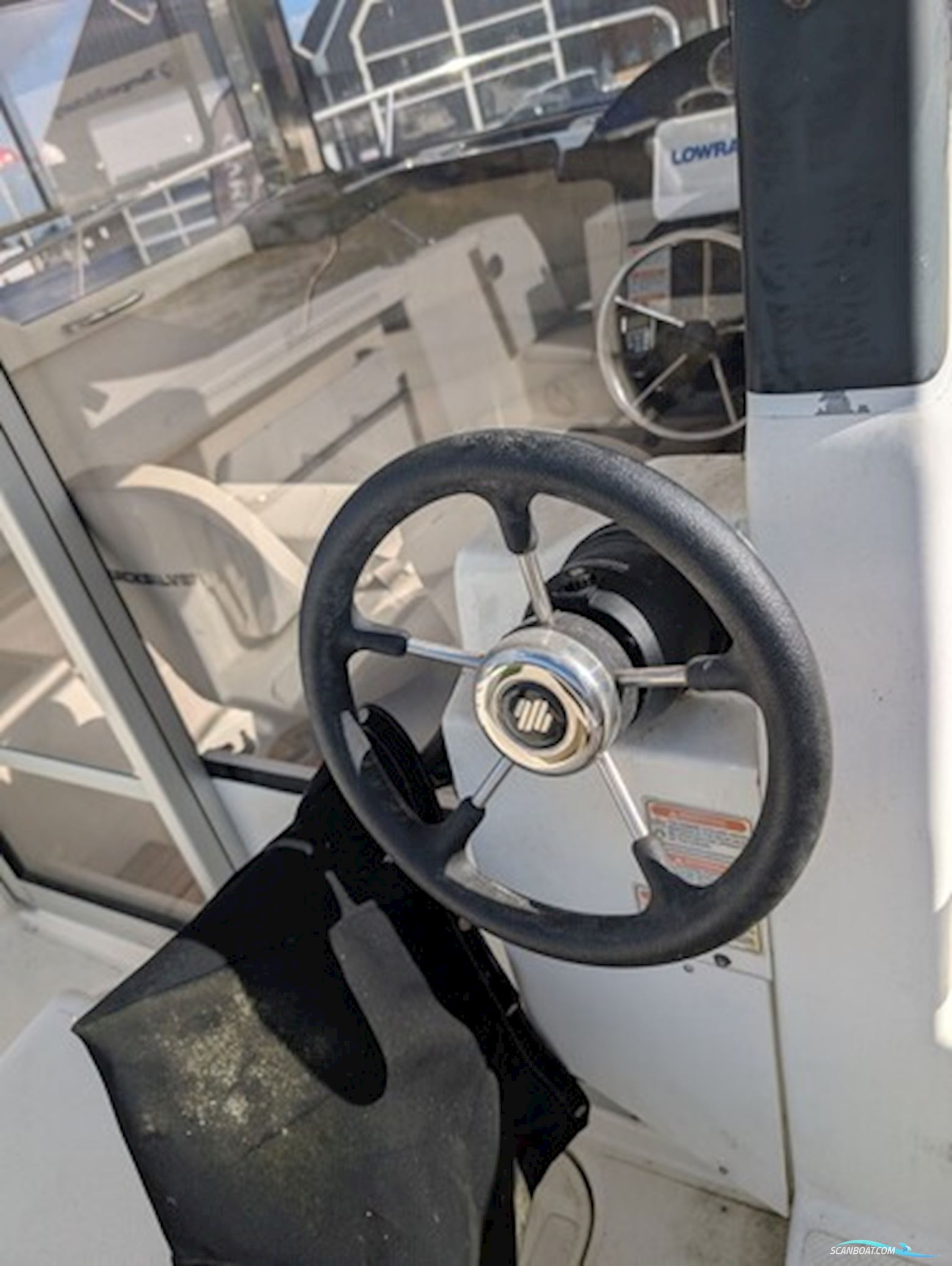 Quicksilver Avor 690