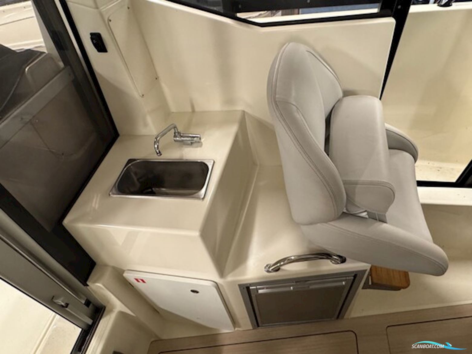 Quicksilver Captur 705 Pilothouse med 225 hk Mercury-EFI DS 3,4L V6 XL - alt i udstyr.