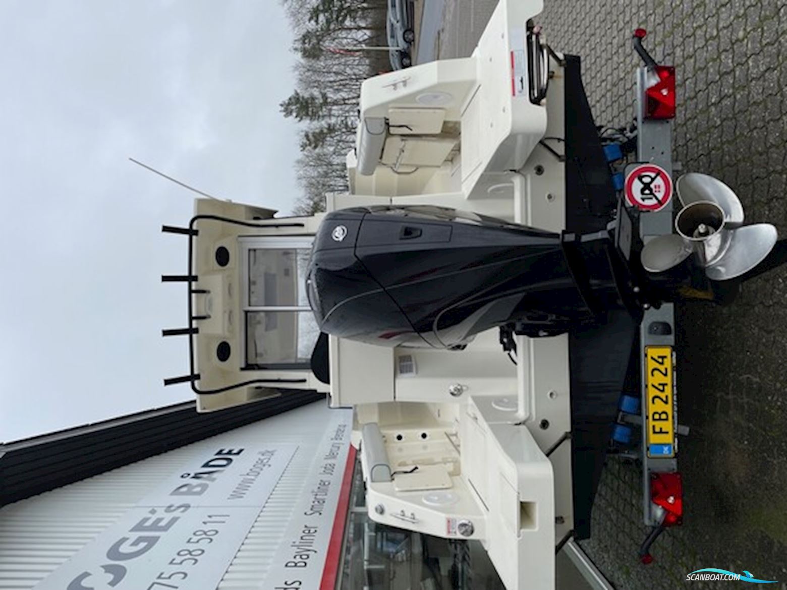Quicksilver Captur 705 Pilothouse Med 225 hk Mercury-Efi DS 3,4L V6 XL - Alt i Udstyr.