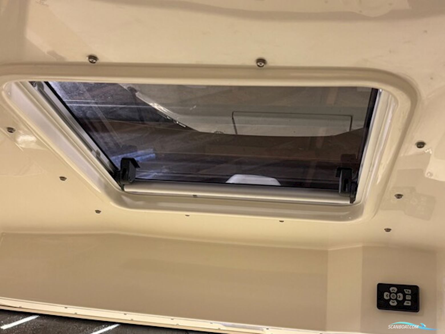 Quicksilver Captur 705 Pilothouse Med 225 hk Mercury-Efi DS 3,4L V6 XL - Alt i Udstyr.