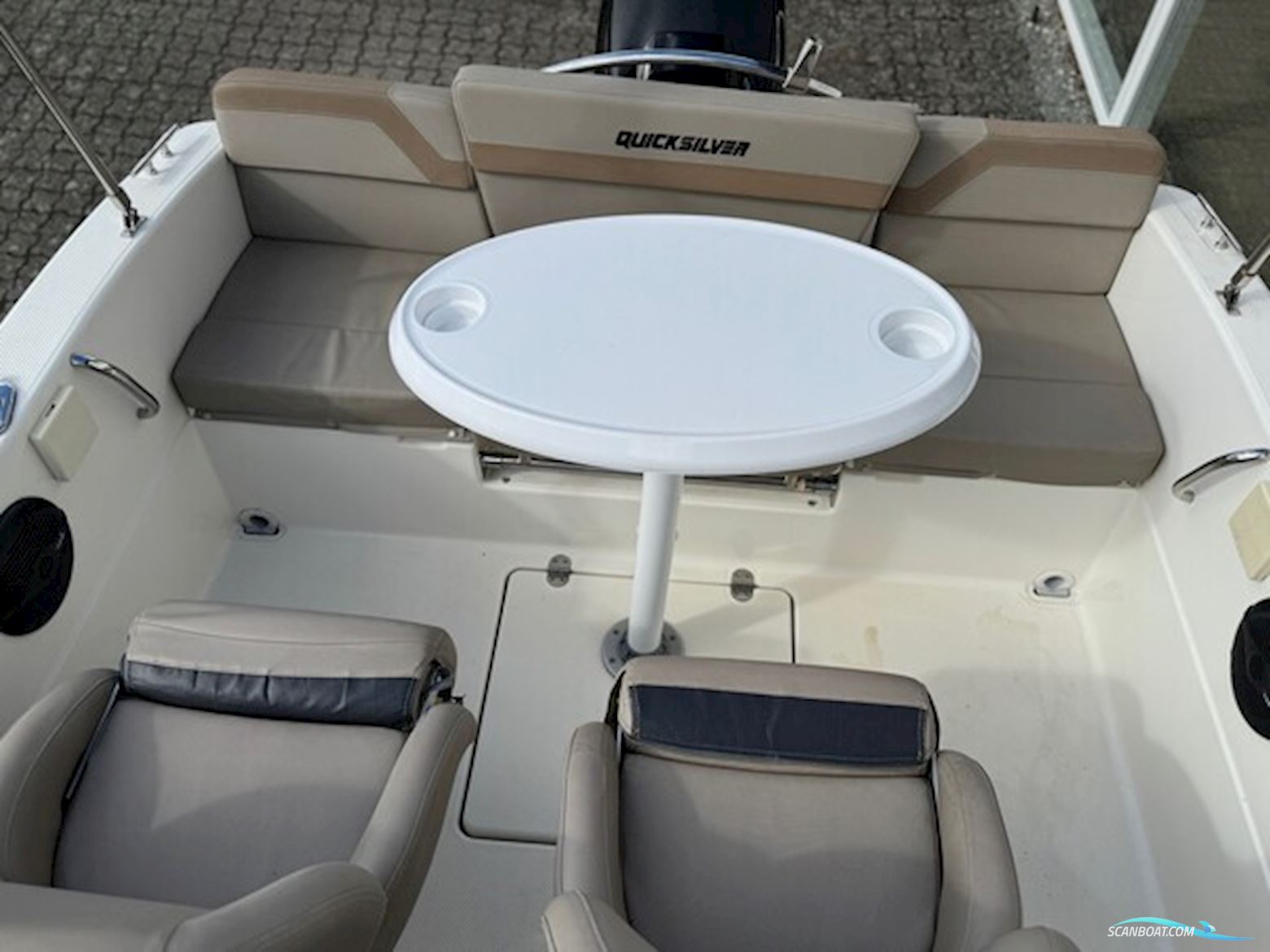Quicsilver Activ 455 Cabin med F60 Mercury-EFI og 1000 kg Brenderup bådtrailer