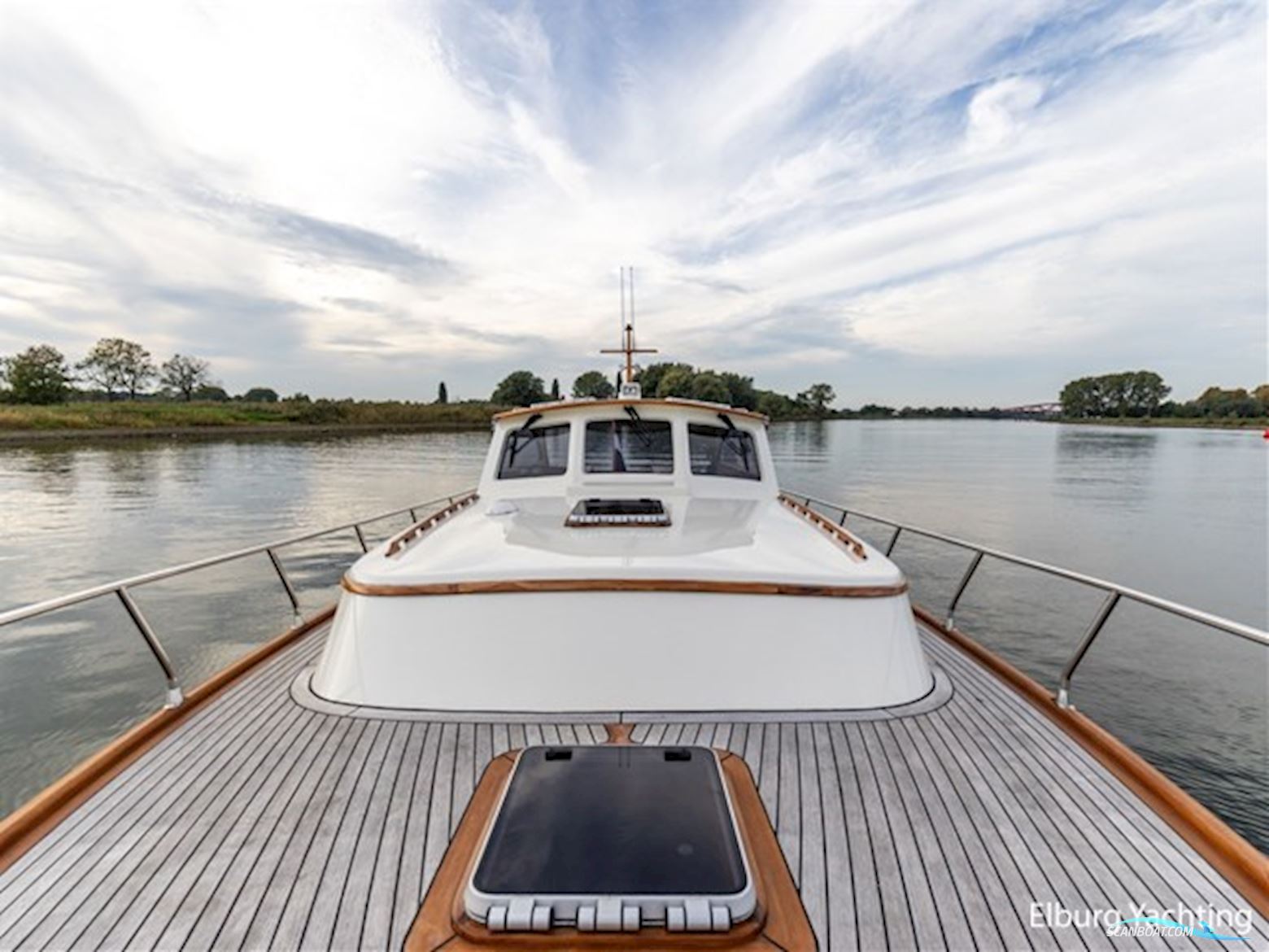 Rapsody 40 Offshore