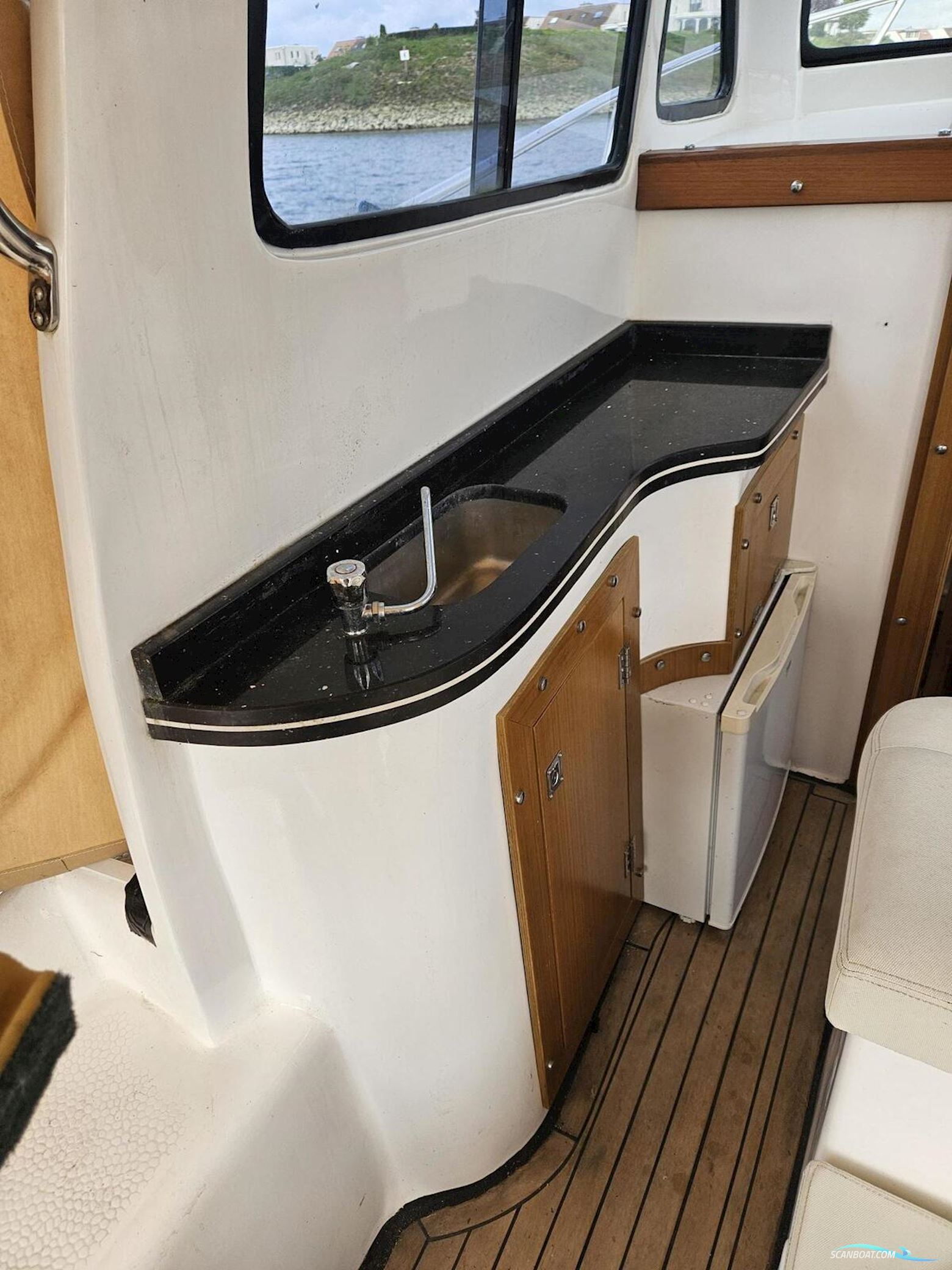 Rasker Sloop 700