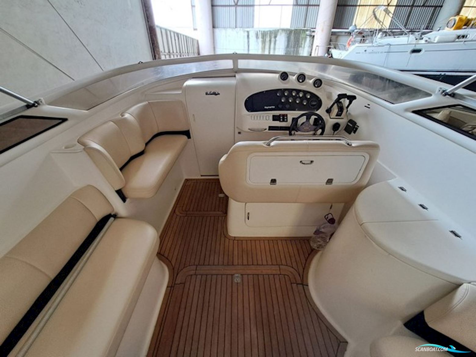 Real Power Boats Real Hawk 32