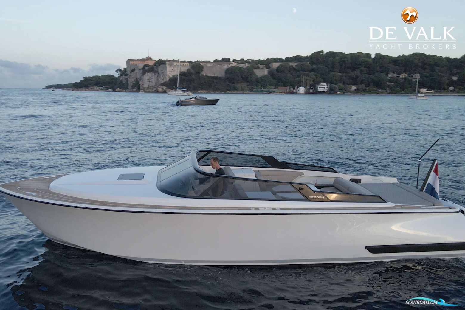 Reborn 40 R Cabin