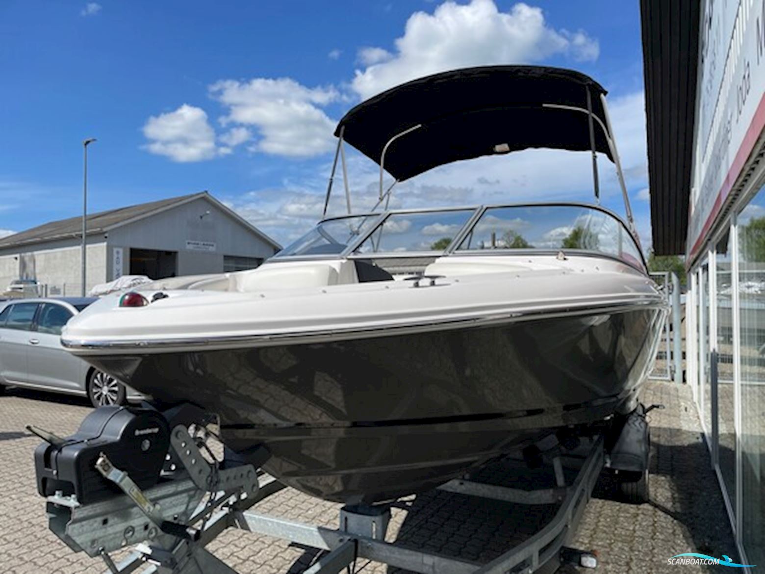 Regal 1900 ES med 200 hk Volvo Penta V6 og Brenderup bådtrailer - SOLGT