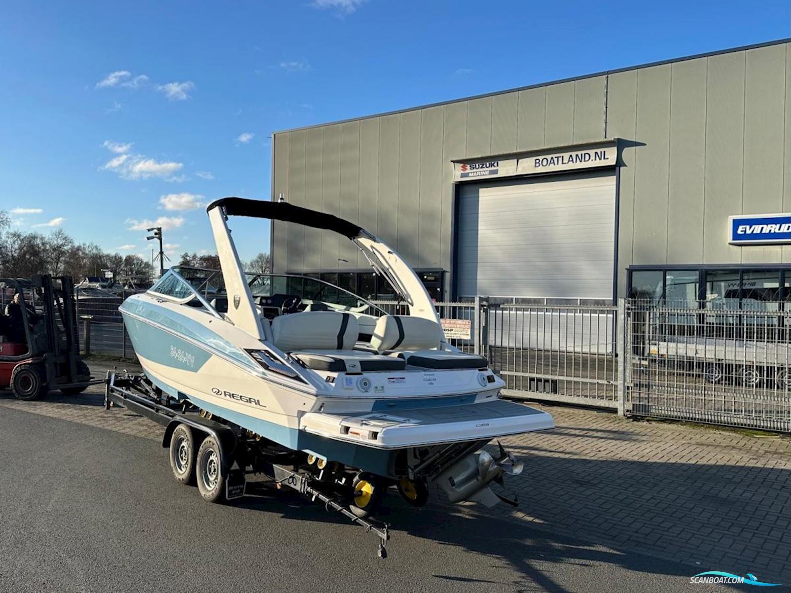 Regal 2300 Bowrider