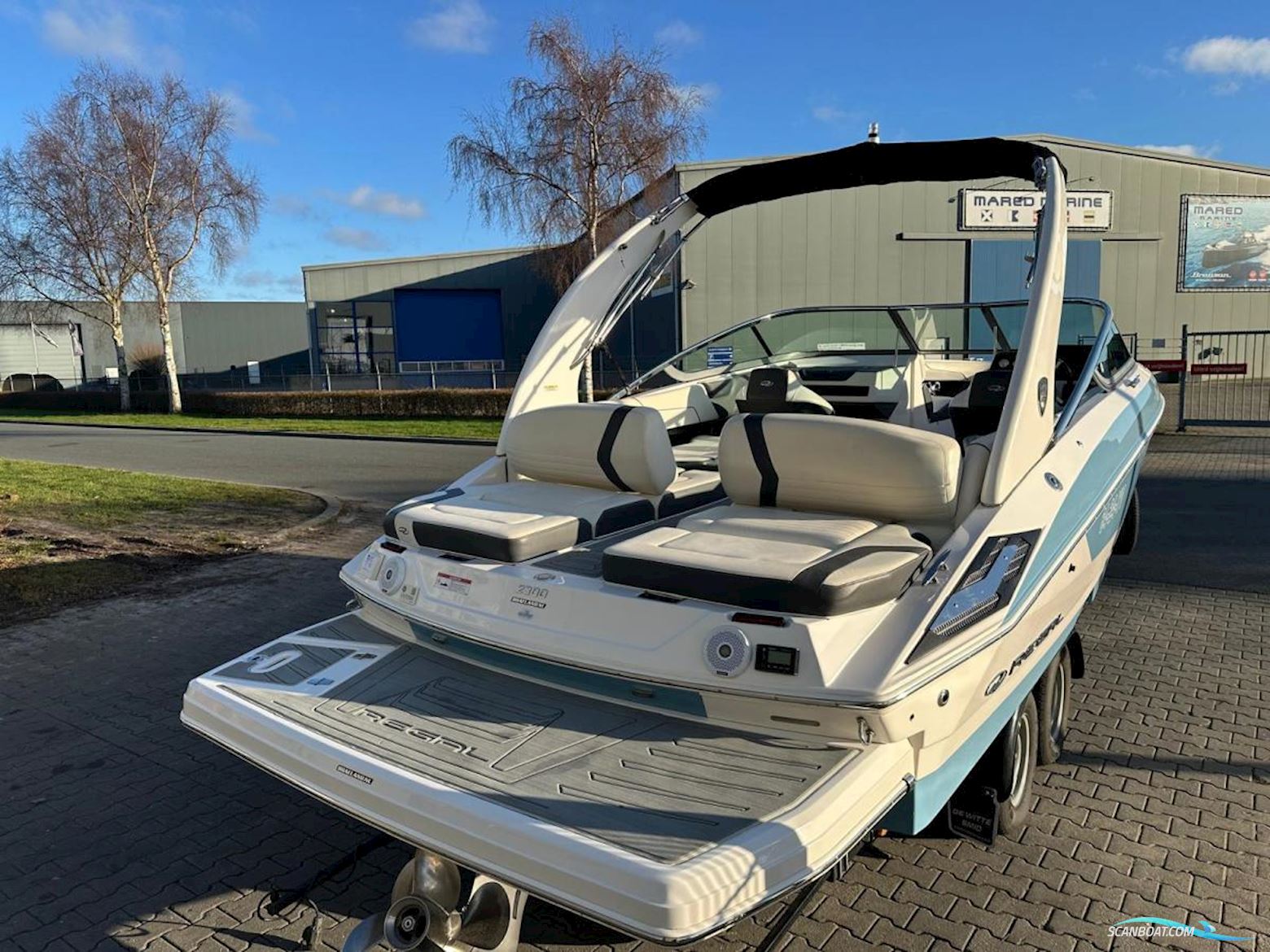 Regal 2300 Bowrider