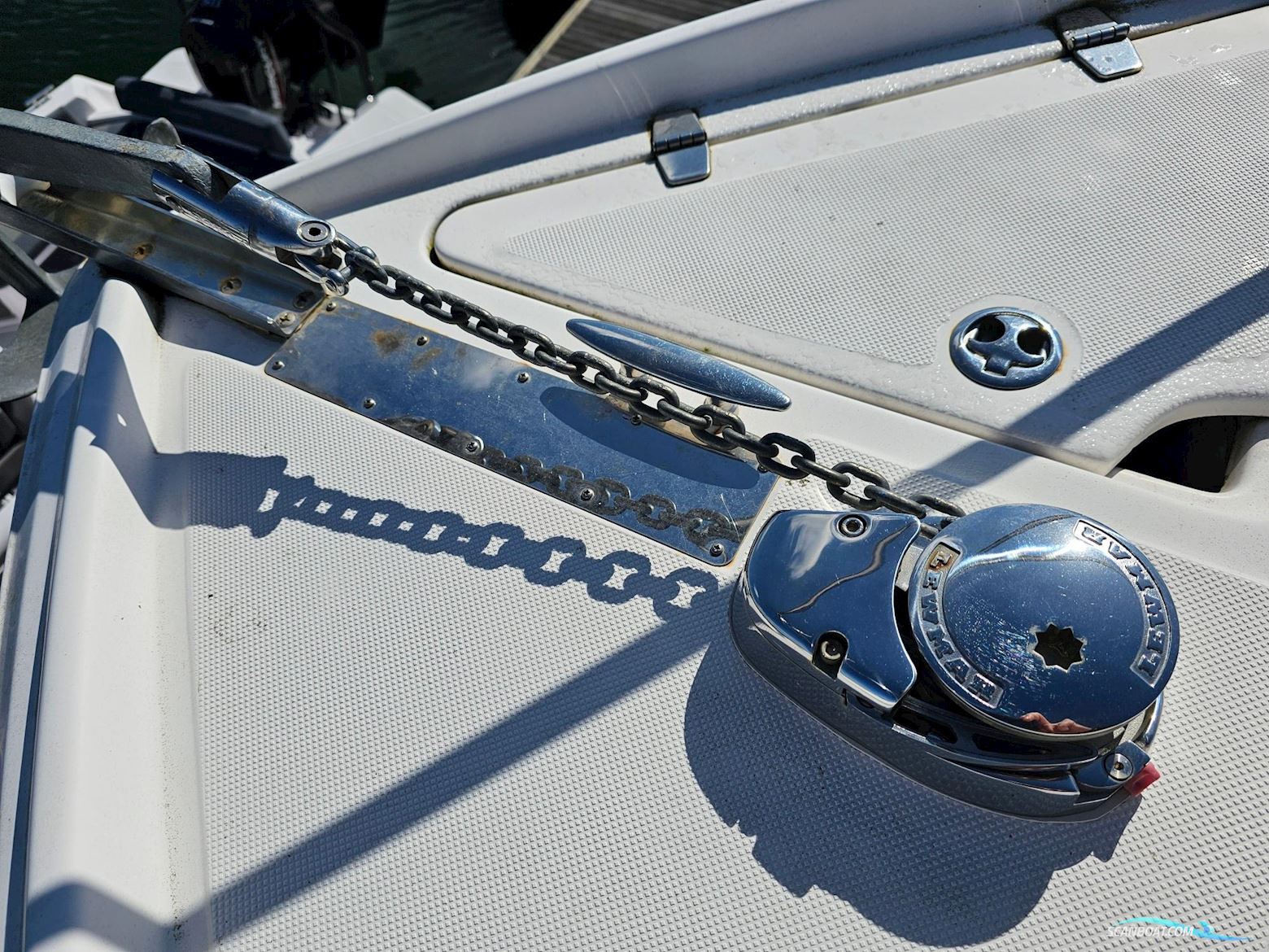 Regal 2565 Window Express