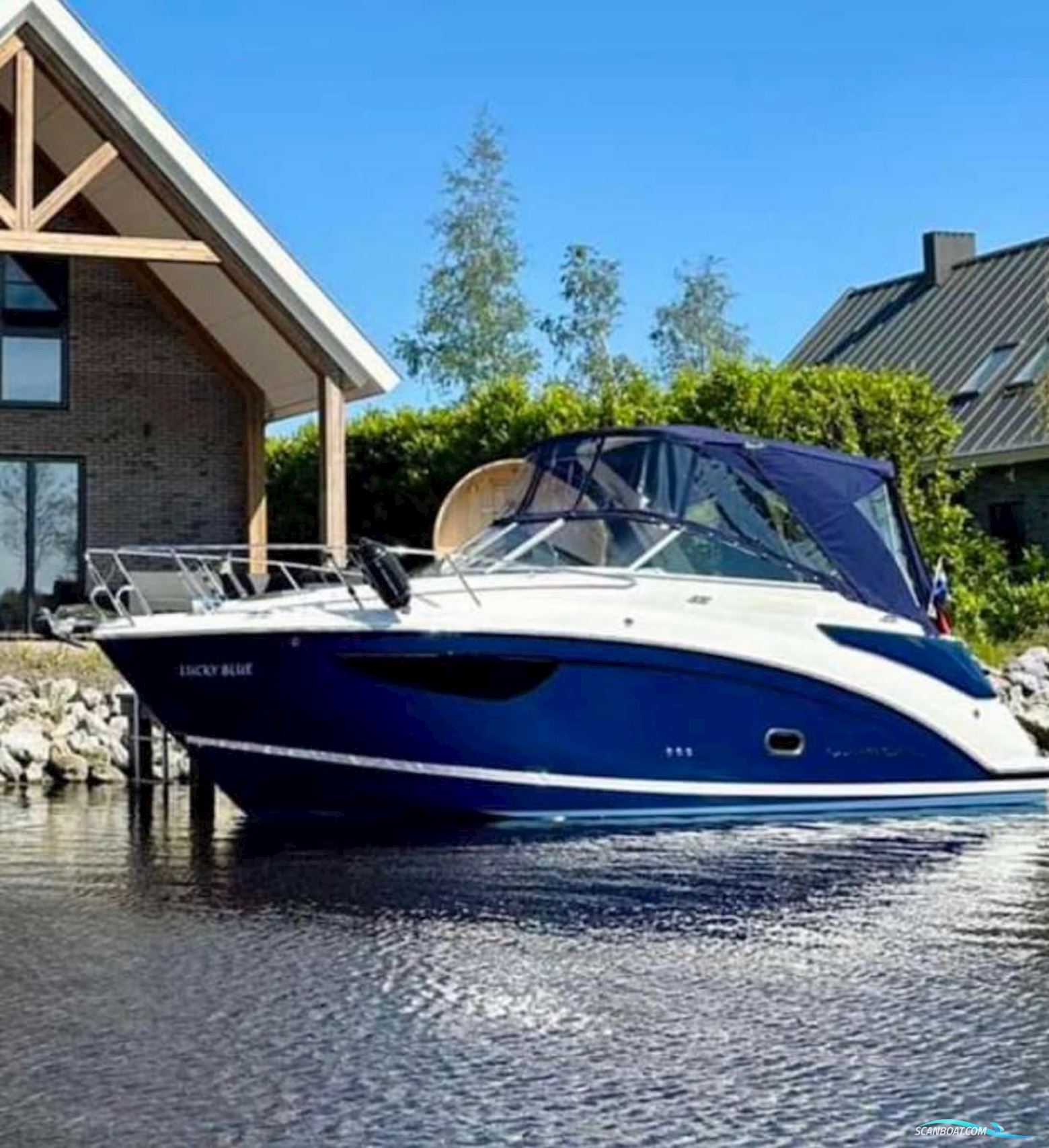 Regal 26 Express Cruiser