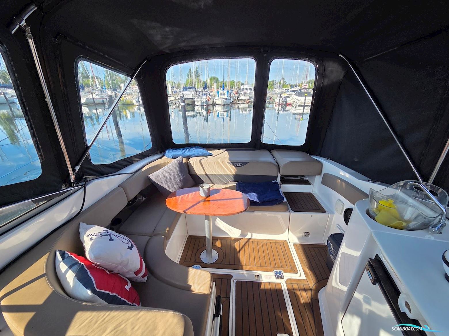 Regal 2650 Cuddy