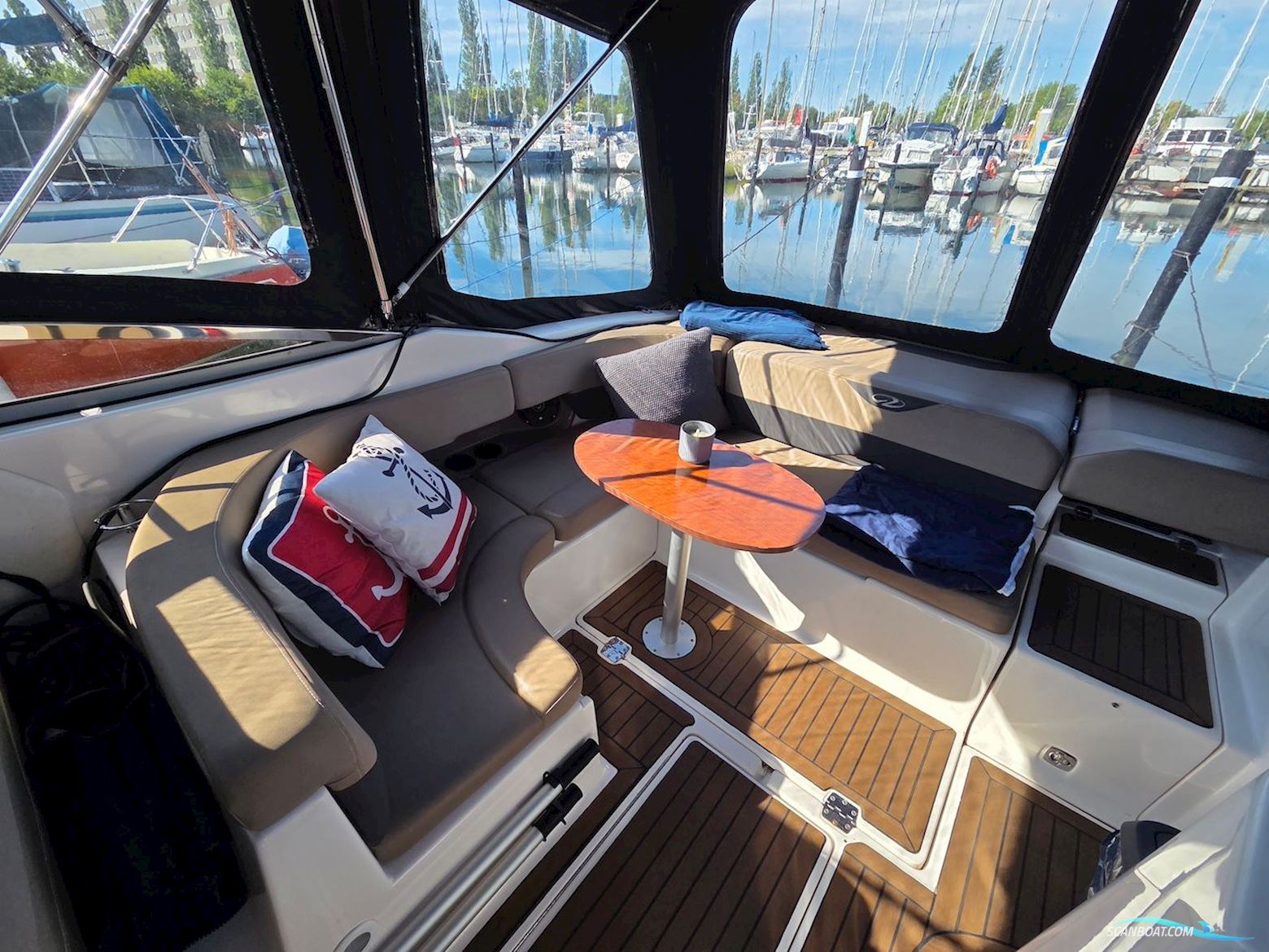 Regal 2650 Cuddy