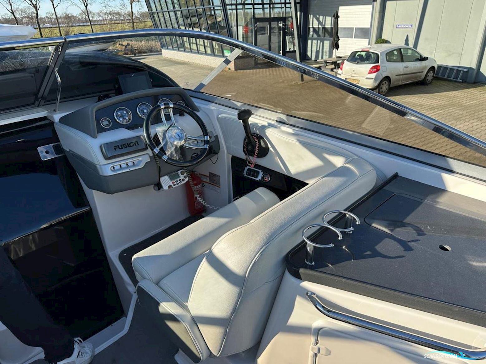 Regal 2750 Cuddy Cabin