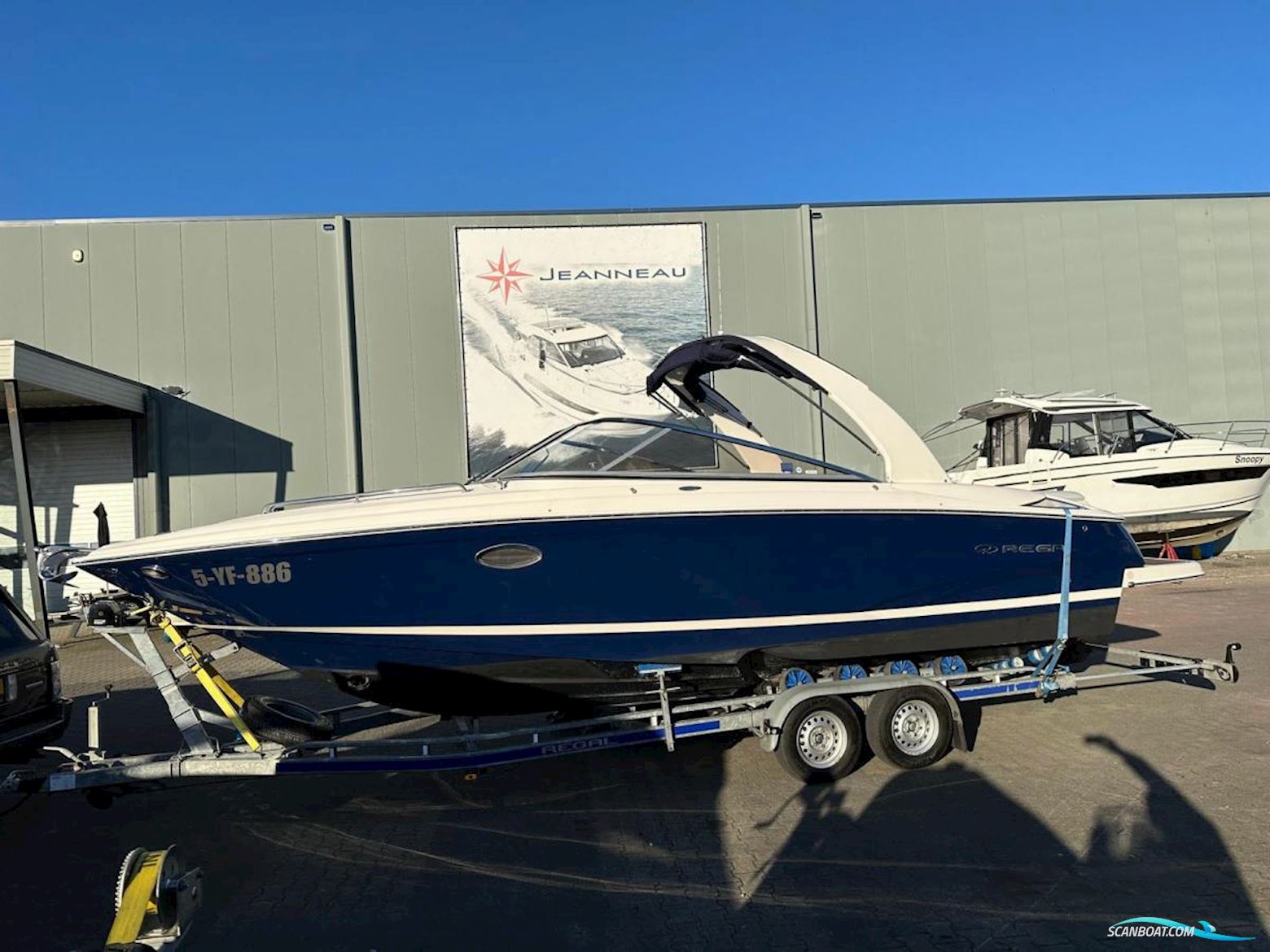 Regal 2750 Cuddy Cabin