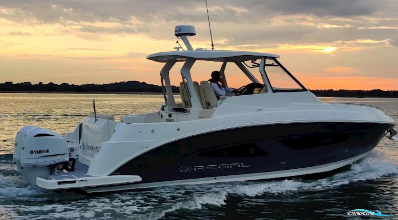 Regal 33 Sav Motorbåd 2020, med Yamaha motor, England