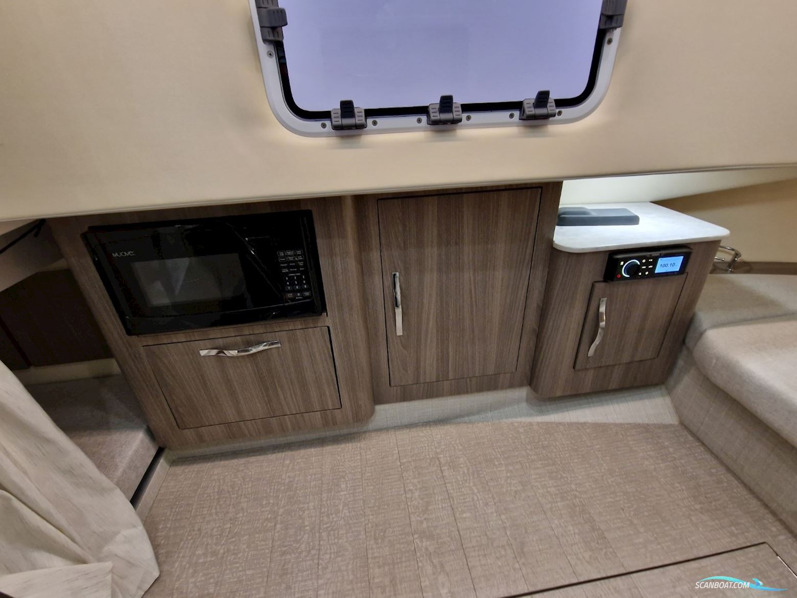 Regal 33 Sav