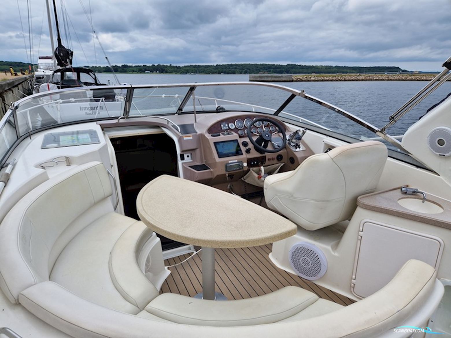 Regal Commodore 3060 Diesel