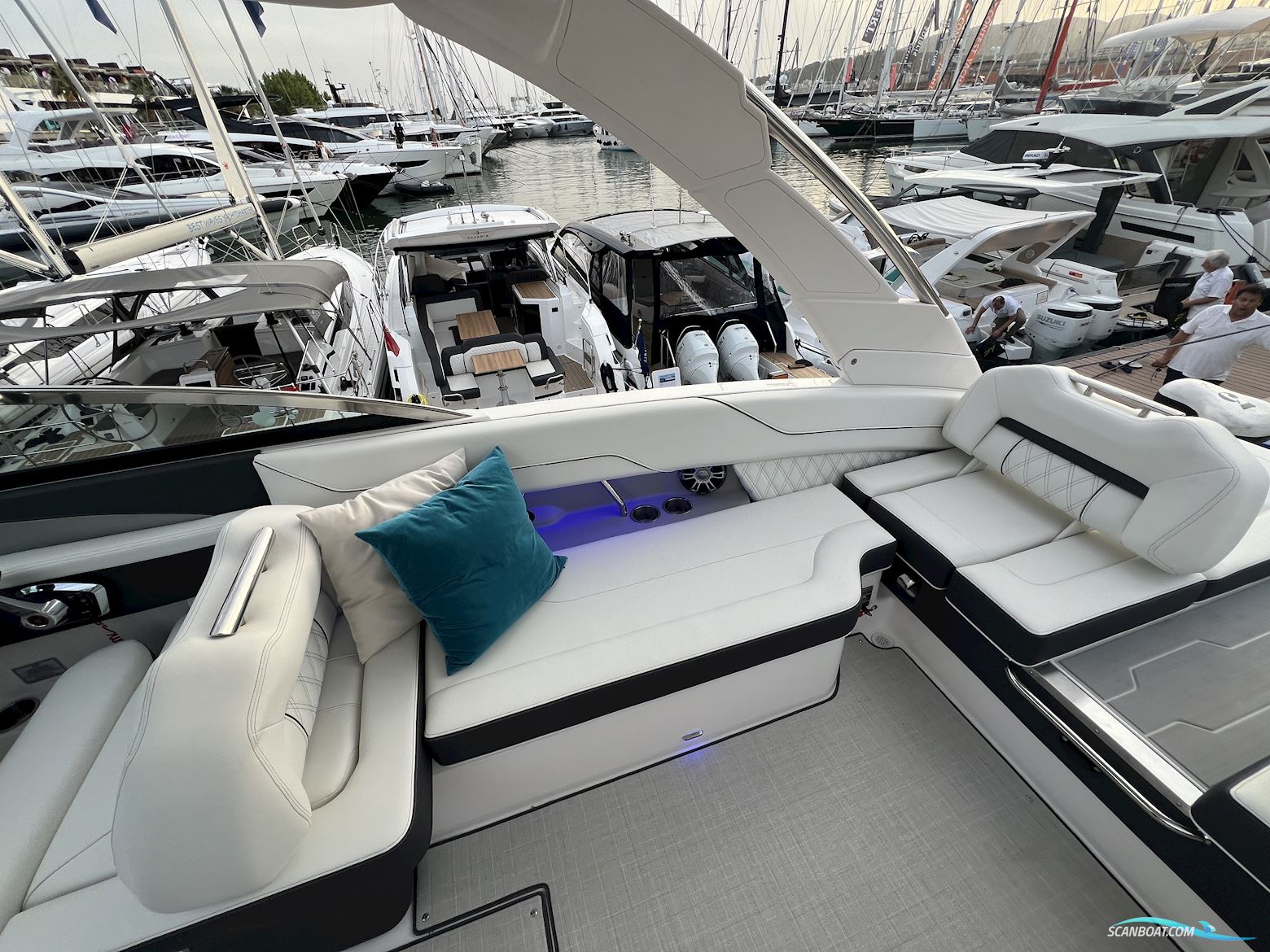 Regal LS6 Bowrider - Palma Boat Show Discount 2026