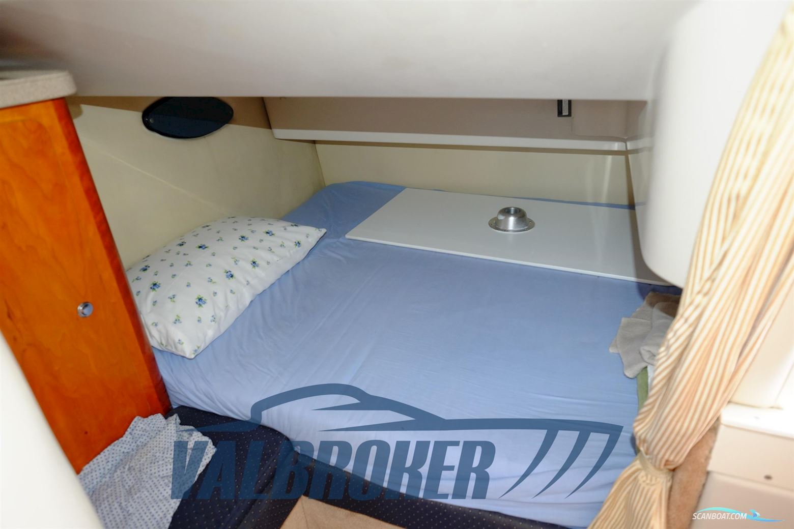 Regal Marine COMMODORE 2665