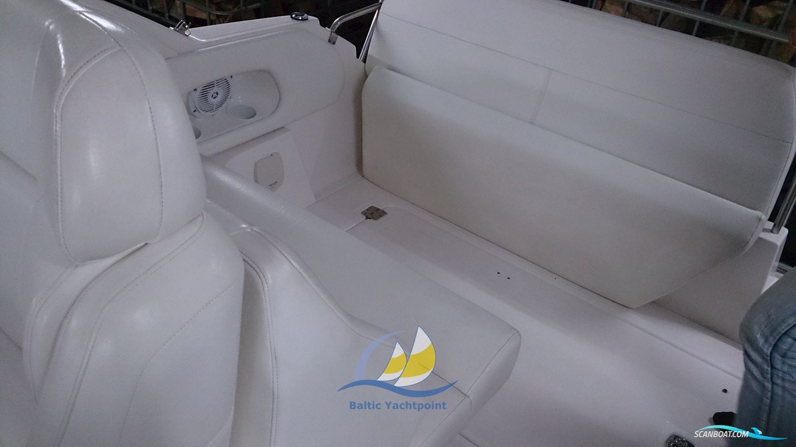 Regal Marine Regal 2665 Commodore Express