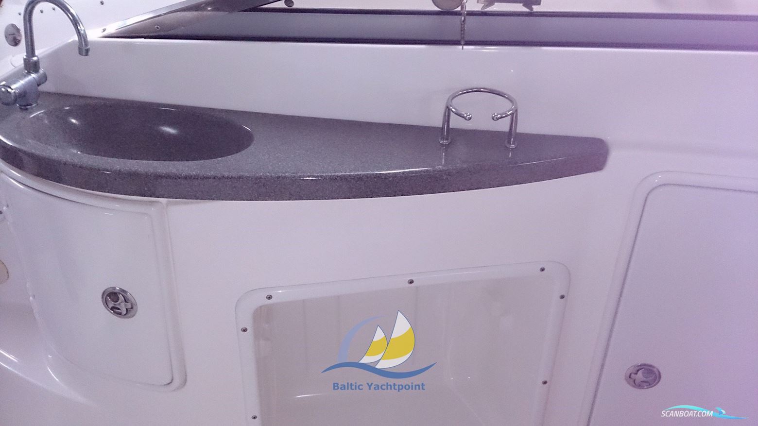 Regal Marine Regal 2665 Commodore Express