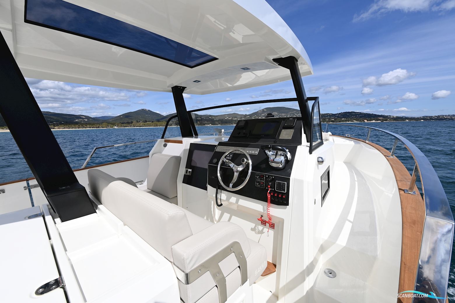 Rhéa 32 Open