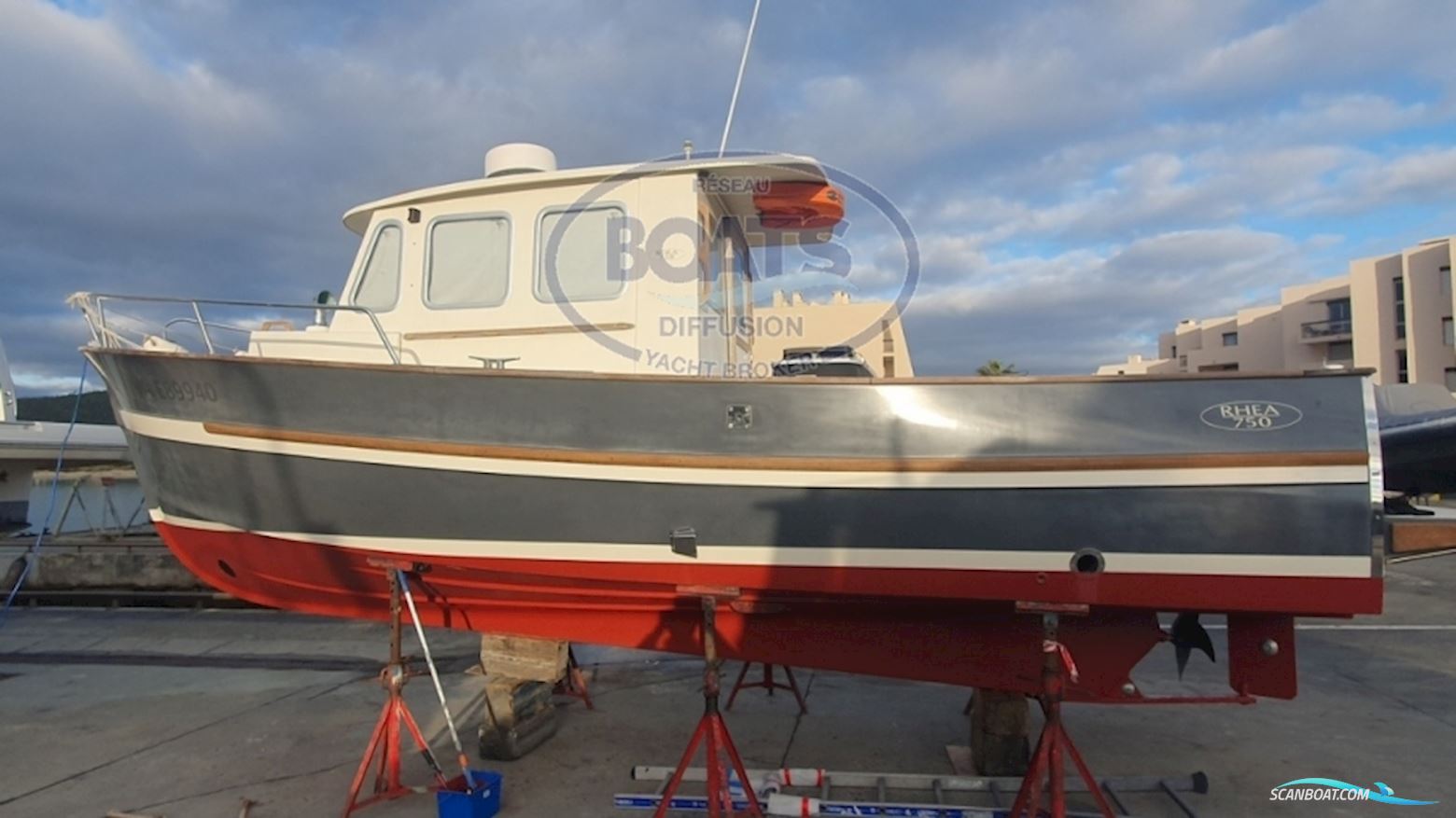 Rhea 750