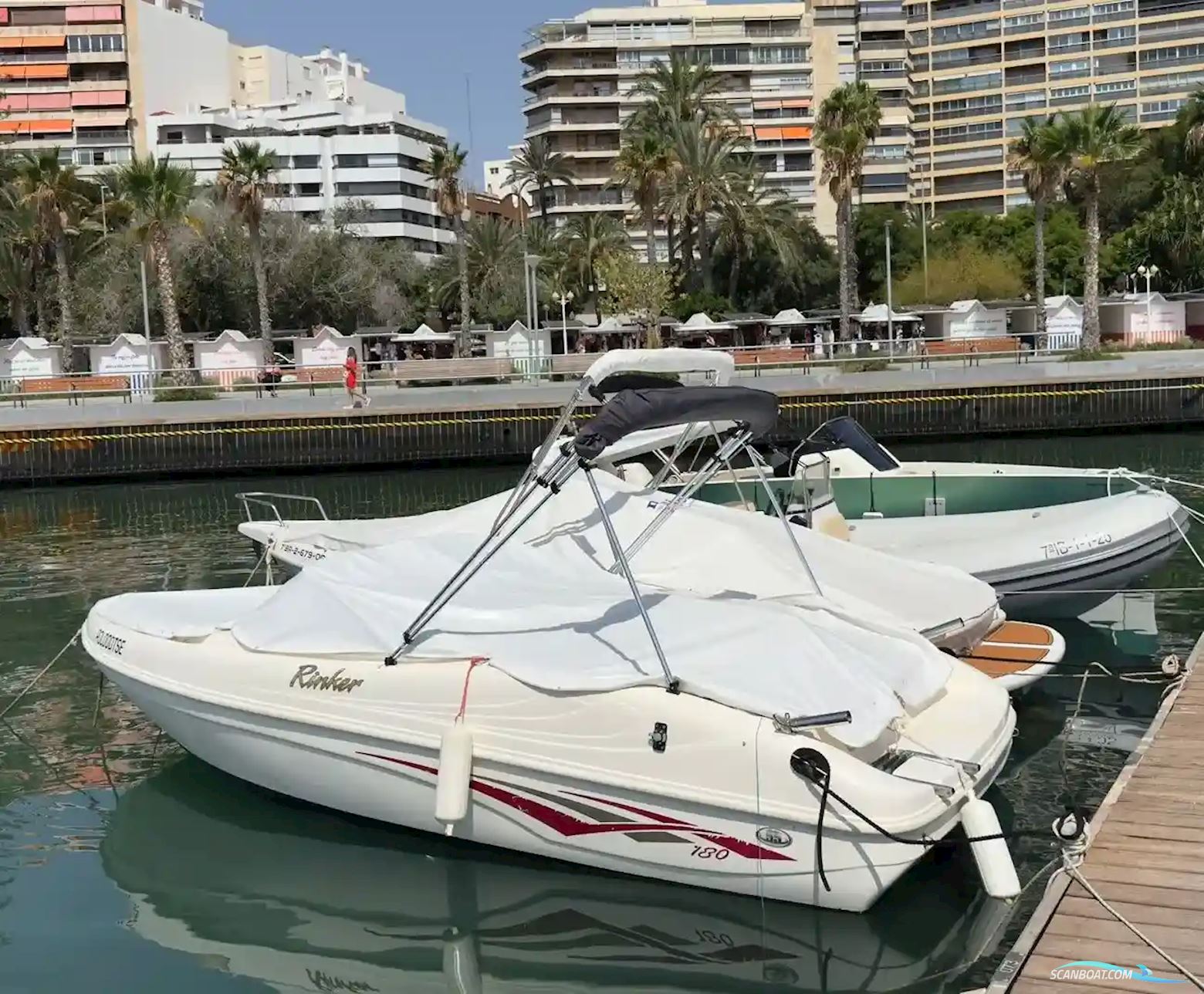 Rinker 180 Bowrider Motorbåd 2000, med Mercruiser motor, Spanien