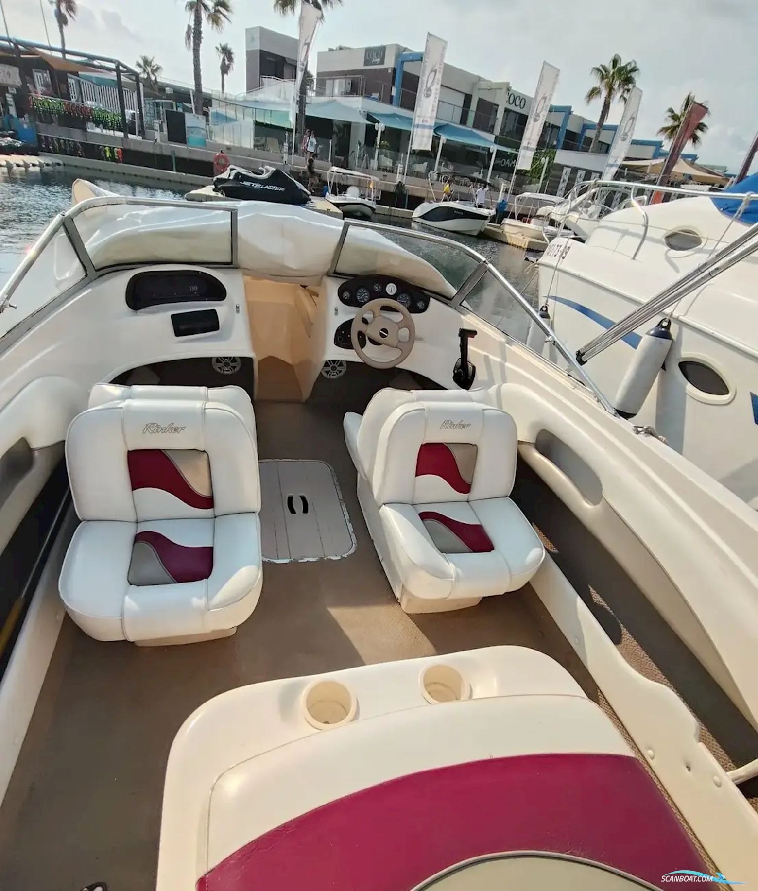 Rinker 180 Bowrider