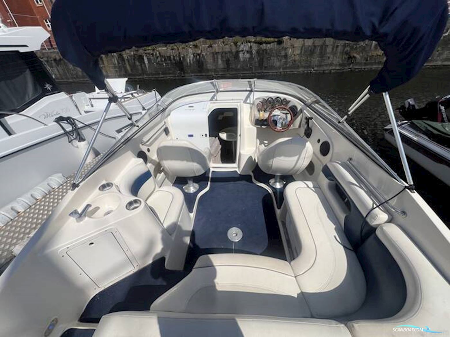 Rinker 232 Captiva