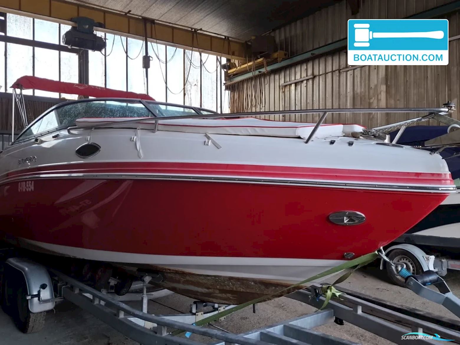 Rinker 246 Captiva Cuddy