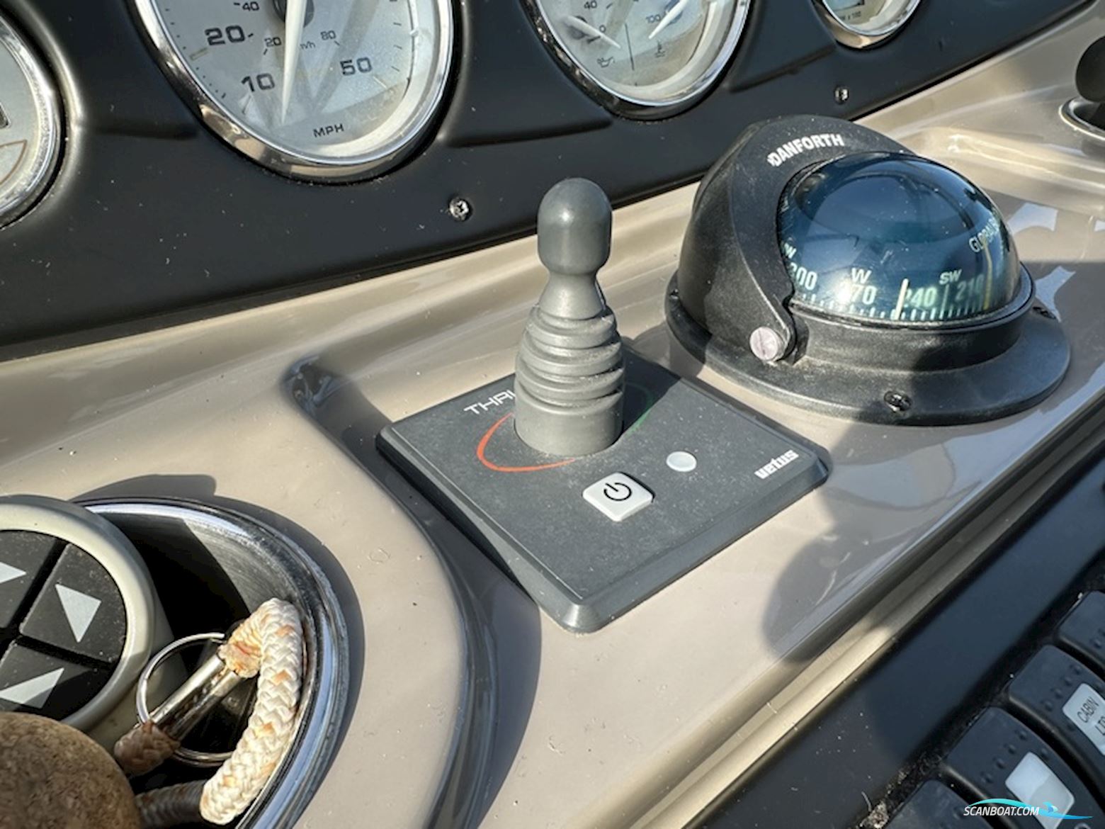 Rinker 260 express cruiser