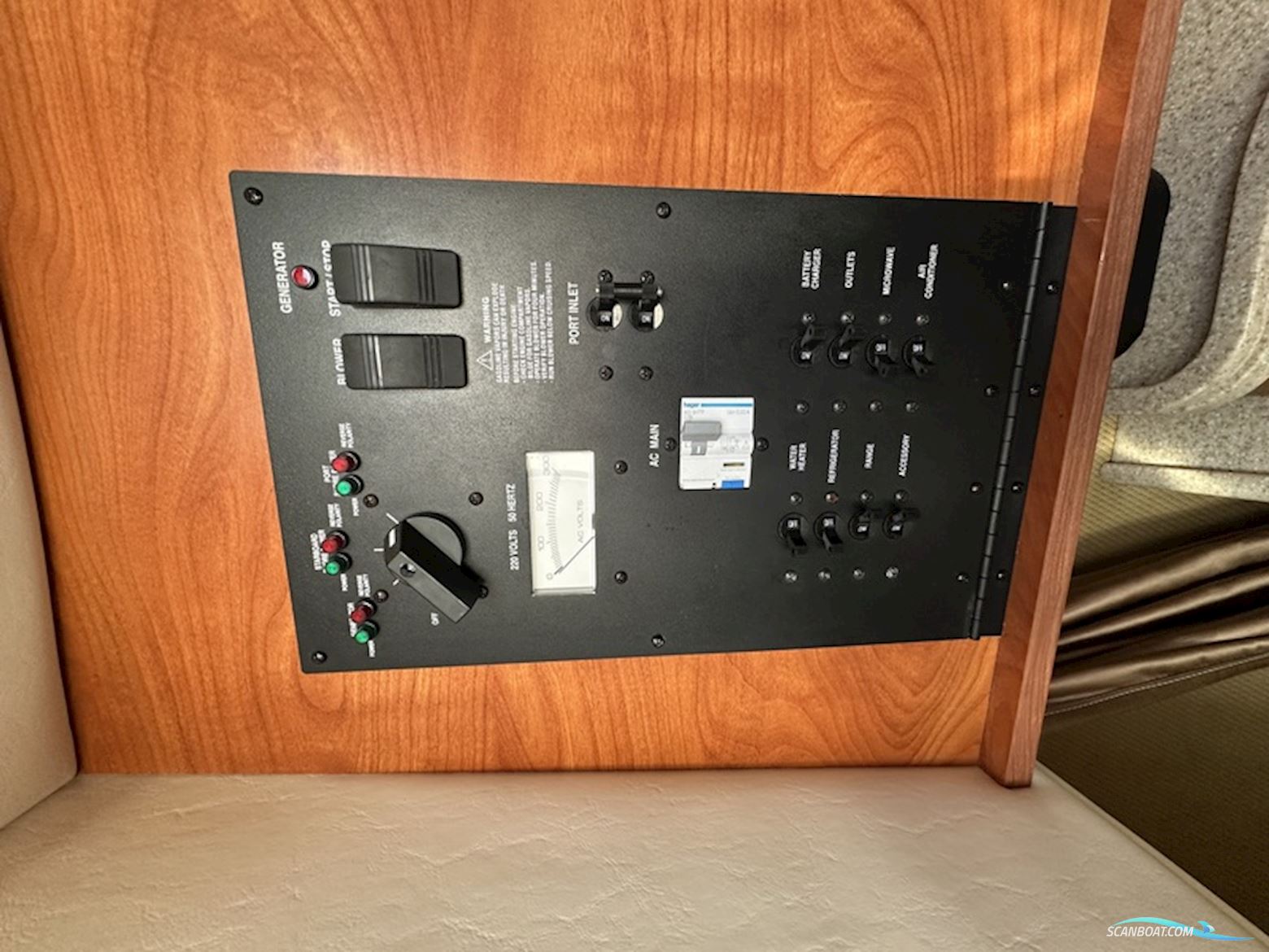 Rinker 260 express cruiser