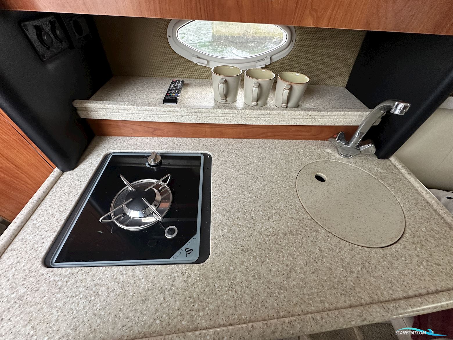 Rinker 280 Cabin Cruiser