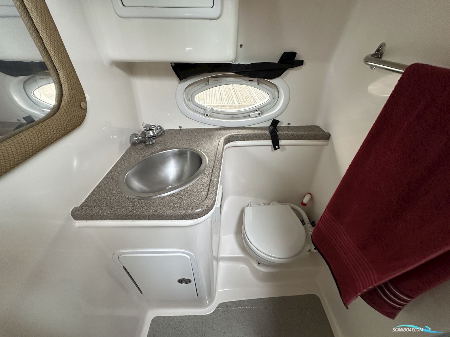 Rinker 280 Cabin Cruiser