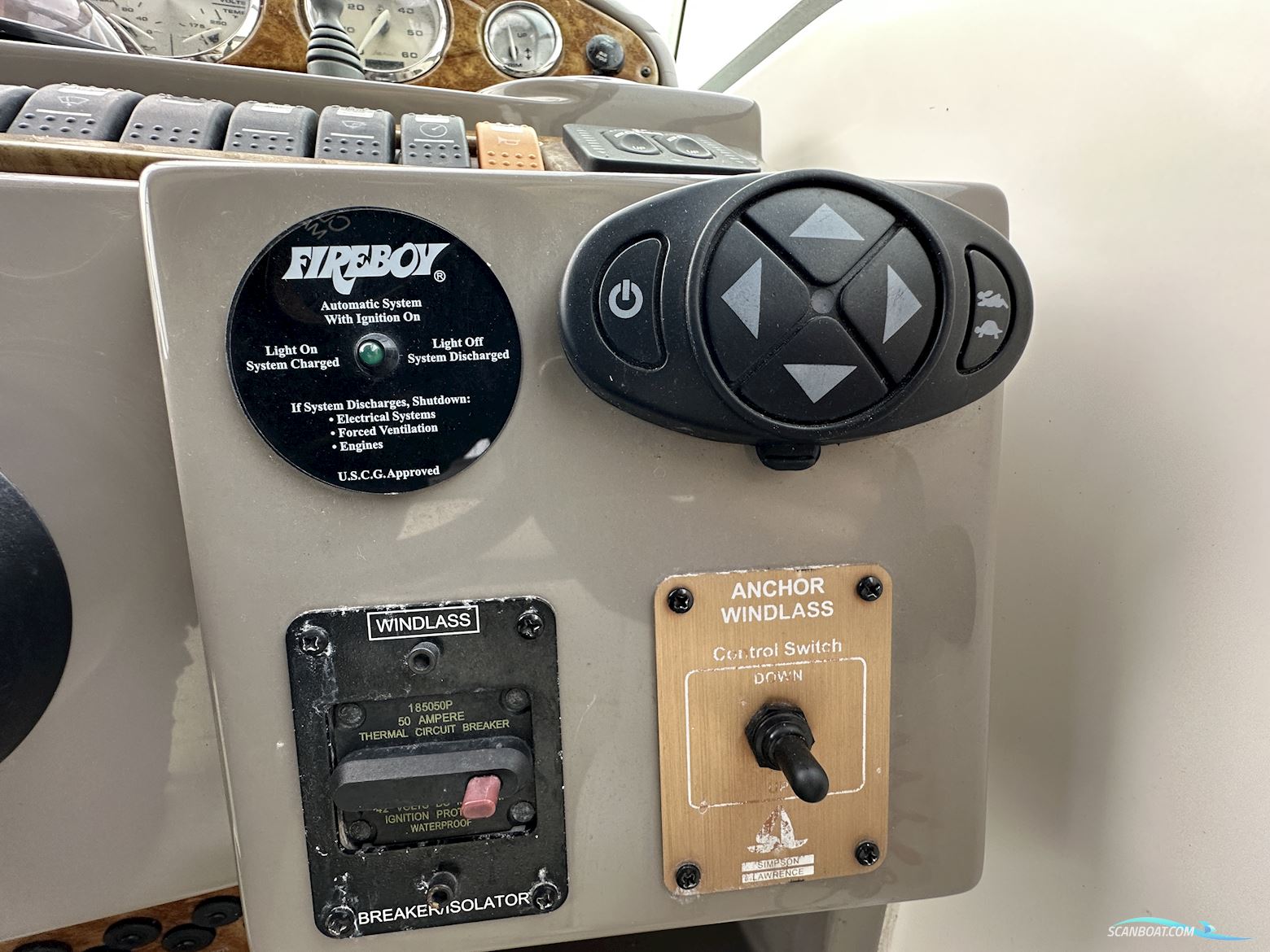 Rinker 280 Cabin Cruiser