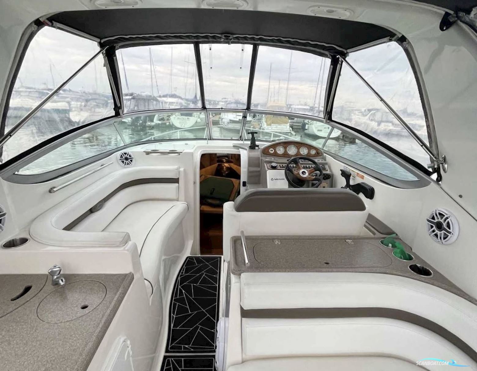Rinker 280 Cabin Cruiser