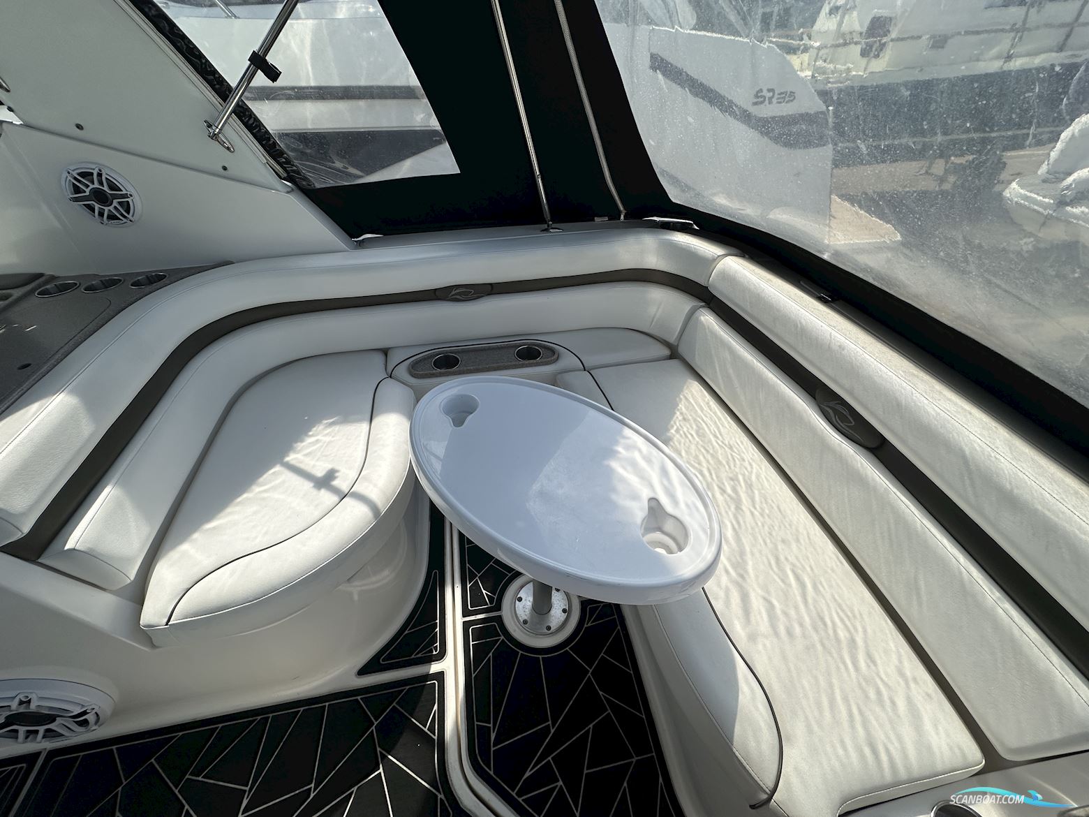 Rinker 280 Cabin Cruiser