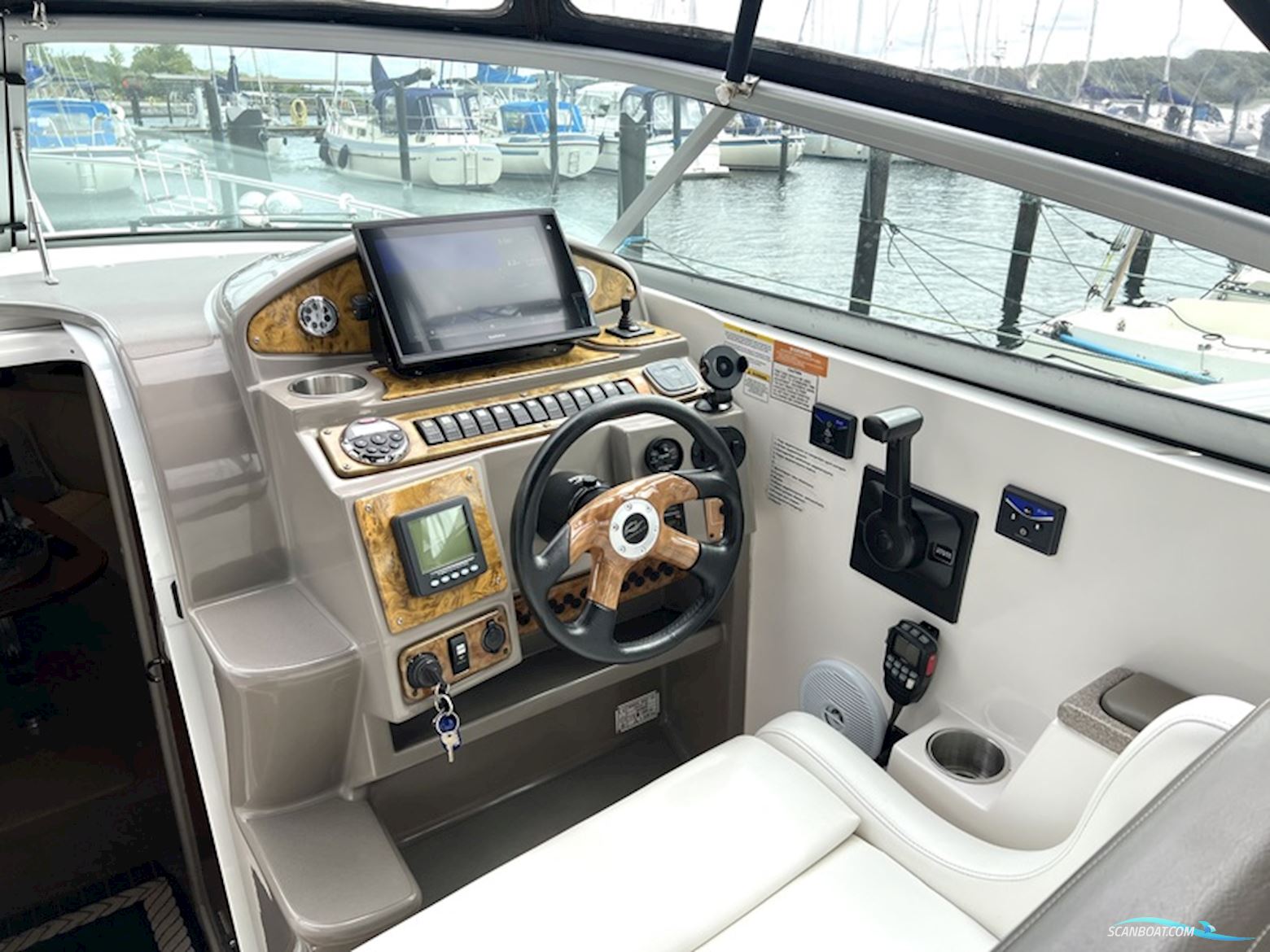Rinker 280 Express Diesel