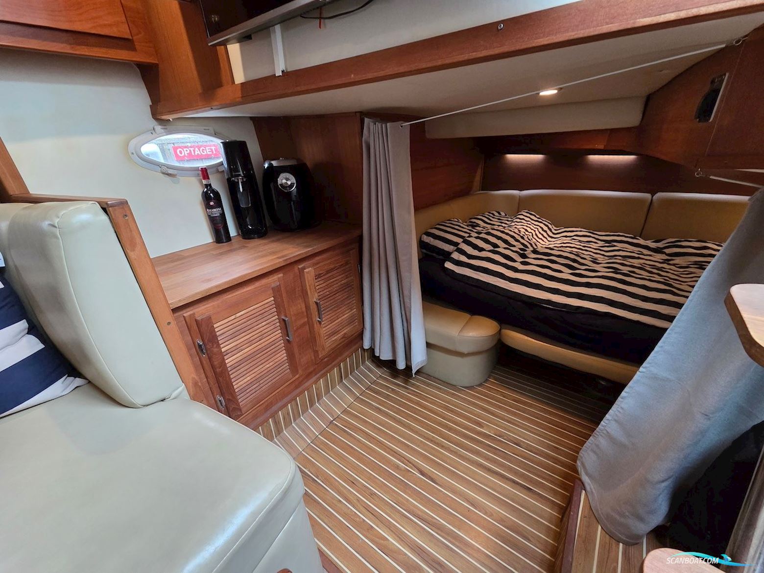 Rinker 360 Fiesta Vee