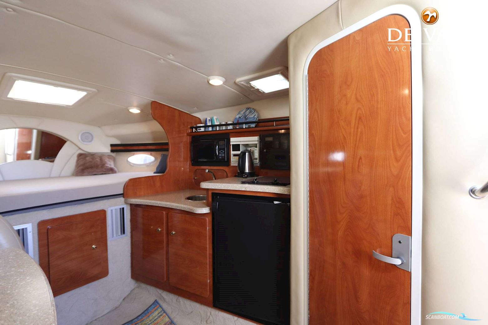 Rinker Fiesta Vee 320