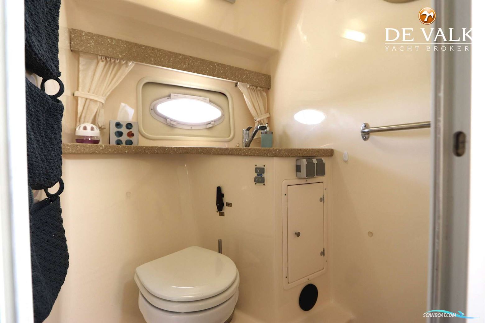 Rinker Fiesta Vee 320