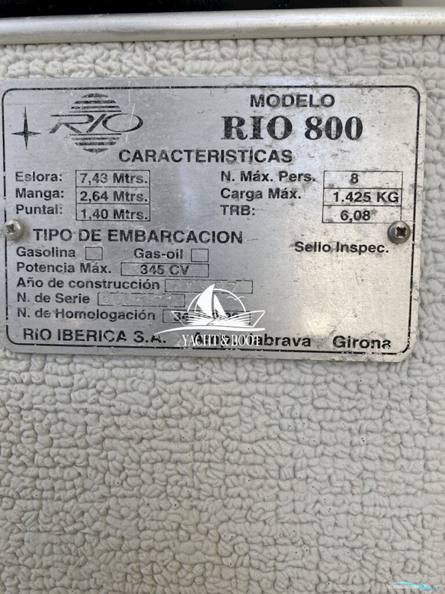 Rio 800 Cabin Fish