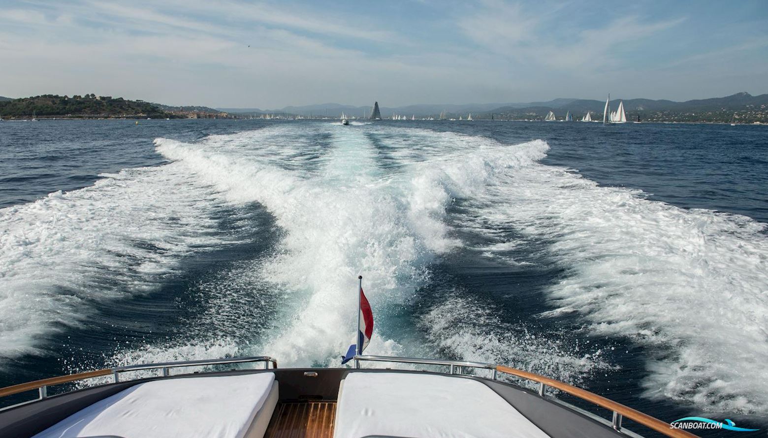 Riva 44
