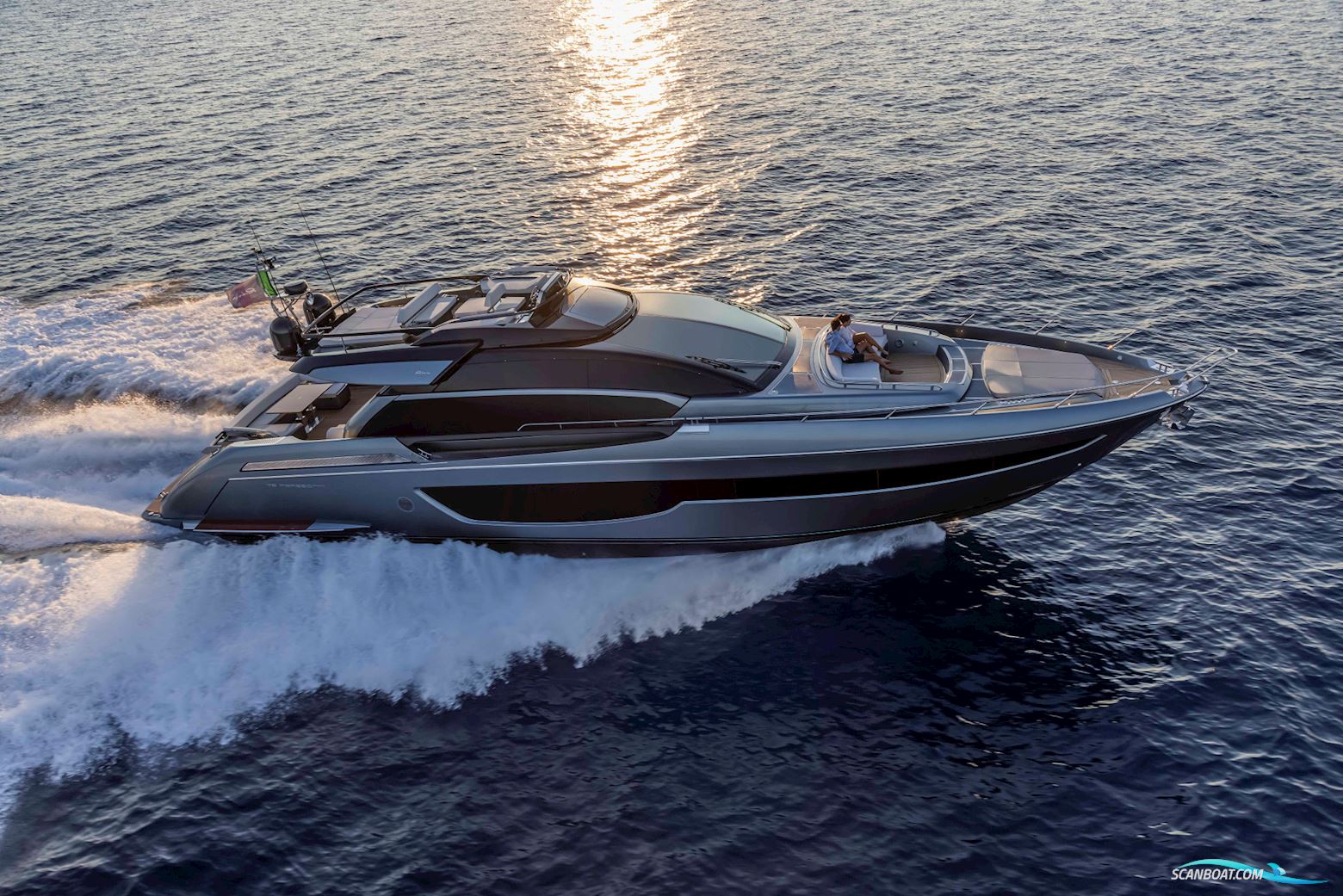 Riva 76′ Perseo Super New Motorbåd 2023, Danmark