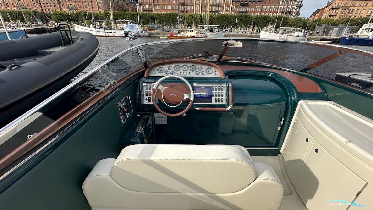 Riva AQUA 33