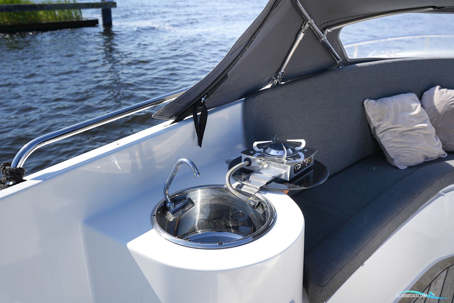 Riviera 24